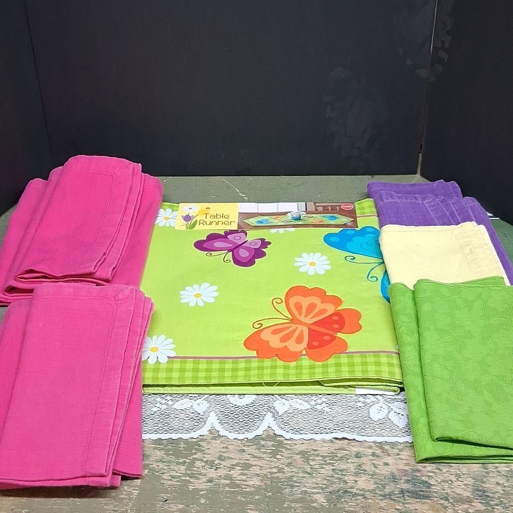 Colorful New Butterfly Table Runner 13" W. X 36" L. +11 Napkins.